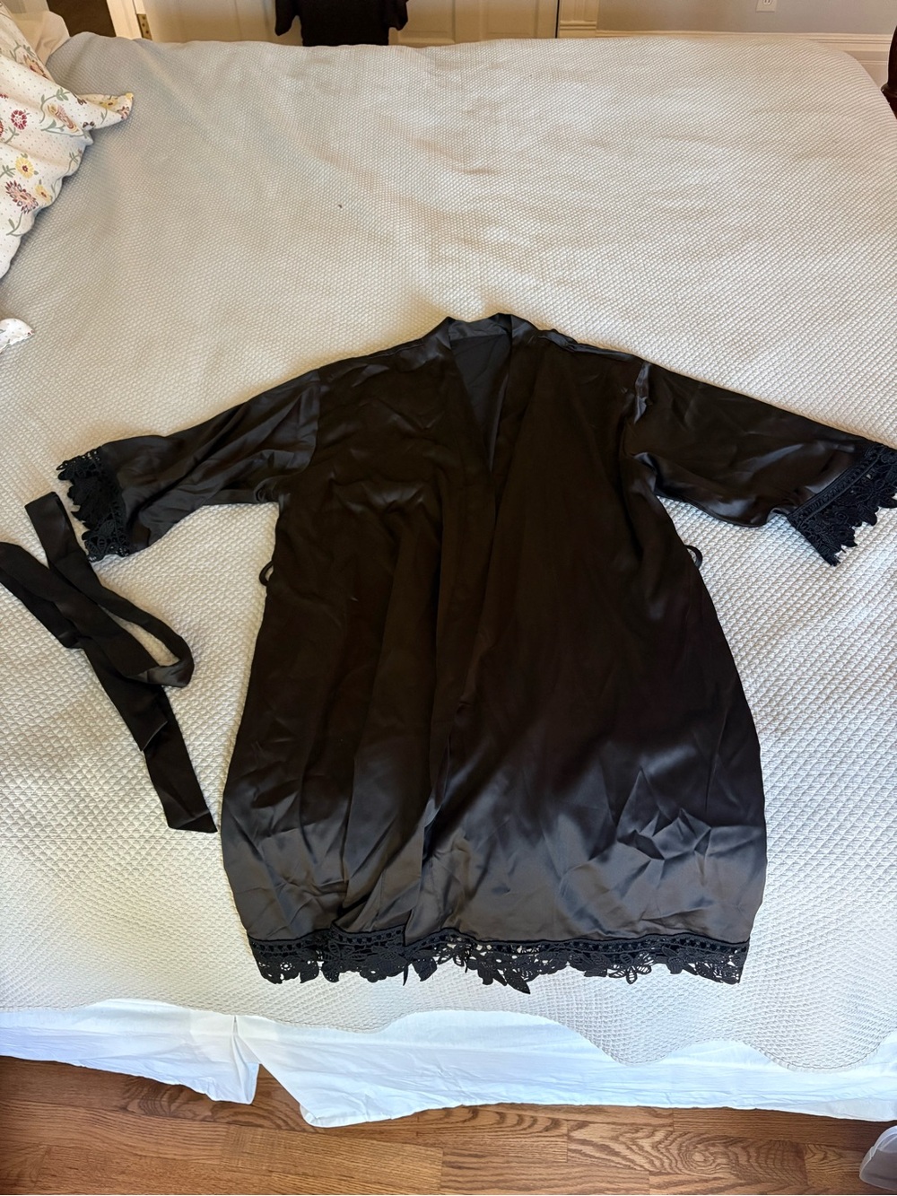 Women's Black Lace-Trim Satin Robe - Luxurious Sleepwear